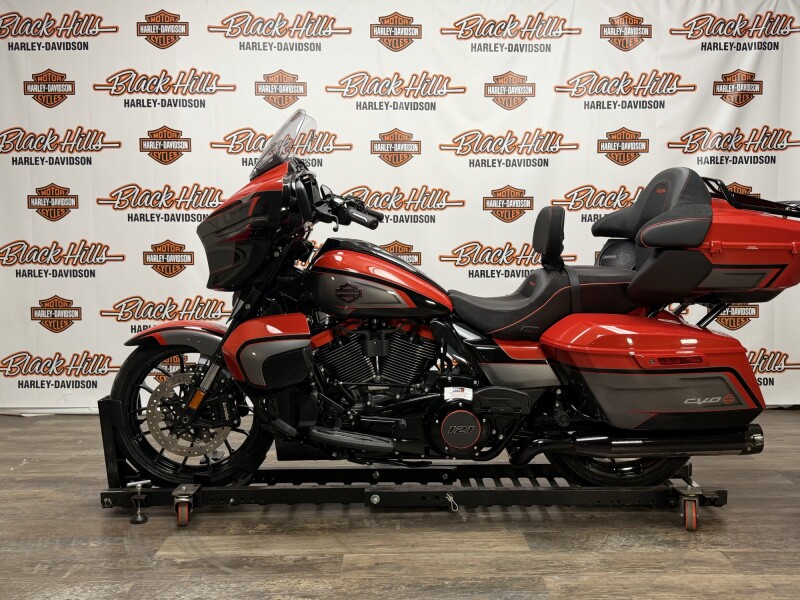 2026 Harley-Davidson® FLHXLSE CVO Street Glide Limited