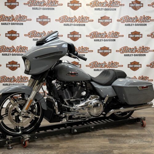 2026 Harley-Davidson® FLHX Street Glide® thumb 3