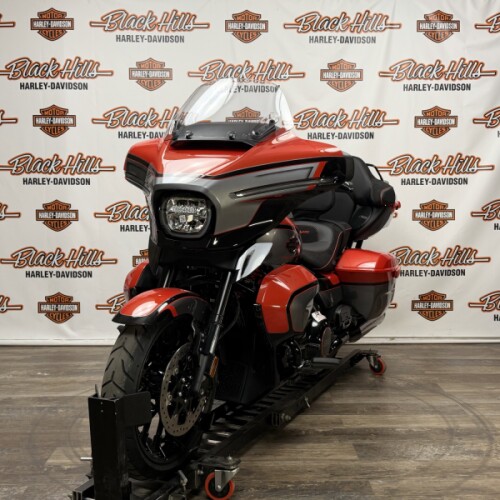 2026 Harley-Davidson® FLHXLSE CVO Street Glide Limited thumb 2