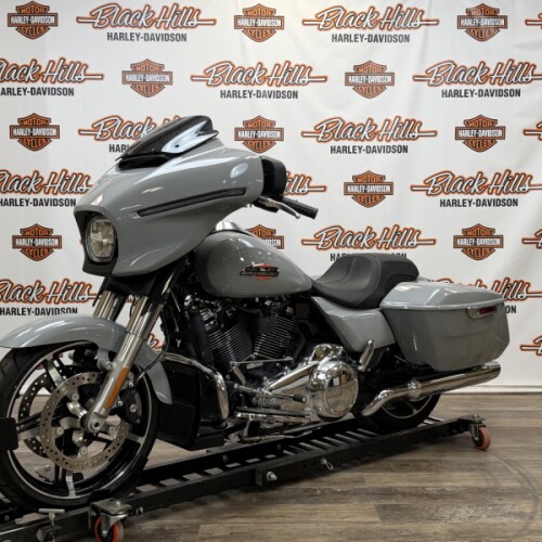 2025 Harley-Davidson® FLHX Street Glide™ thumb 2