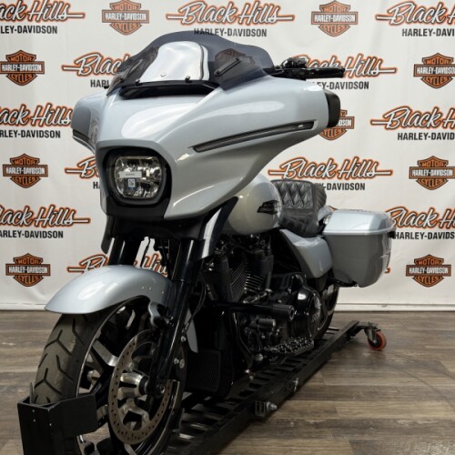 2024 Harley-Davidson® FLHX Street Glide® thumb 1