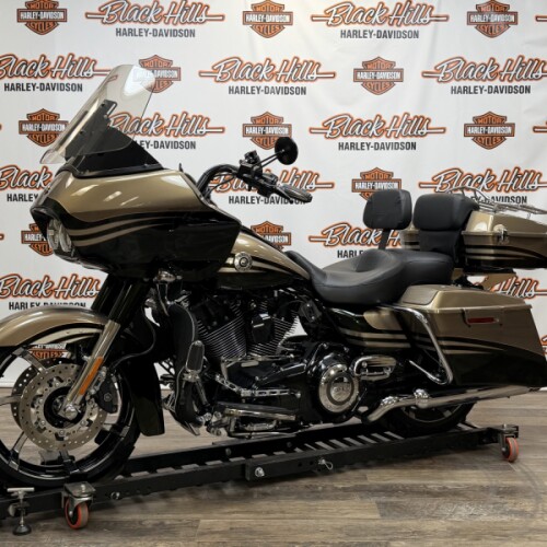 2013 Harley-Davidson® FLTRXSE2 CVO™ Road Glide® Custom thumb 3