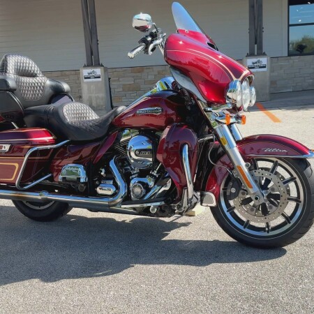 2016 Harley-Davidson® Electra Glide® Ultra Classic® Low Two-Tone Mysterious Red Sunglo/Velocity Red  thumb 3