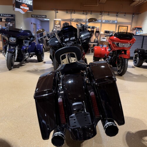 2021 Harley-Davidson® FLTRXSE CVO™ Road Glide® thumb 0
