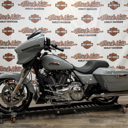 2025 Harley-Davidson® FLHX Street Glide™ thumb 3