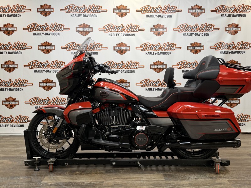 2026 Harley-Davidson® FLHXLSE CVO Street Glide Limited