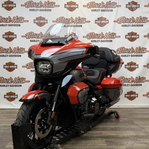 2026 Harley-Davidson® FLHXLSE CVO Street Glide Limited thumb 2