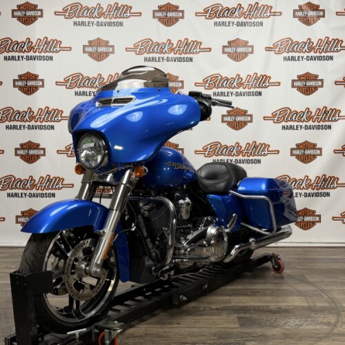 2018 Harley-Davidson® FLHX Street Glide® thumb 2