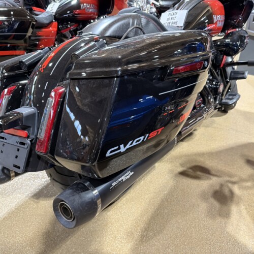 2026 Harley-Davidson® FLTRXSTSE CVO Road Glide ST thumb 2