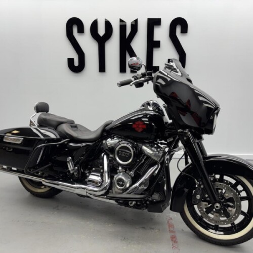 2019 Harley-Davidson FLHT Touring Electra Glide Standard in Vivid Black thumb 3