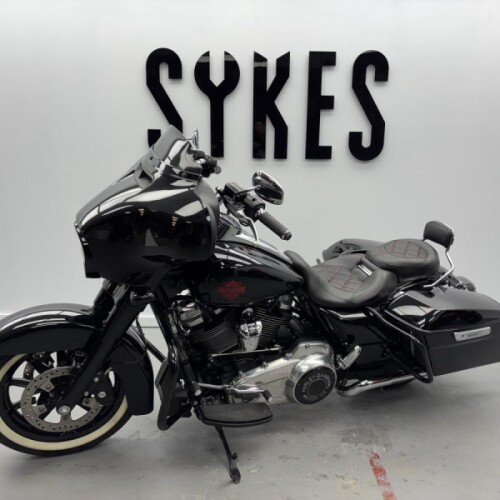 2019 Harley-Davidson FLHT Touring Electra Glide Standard in Vivid Black thumb 2