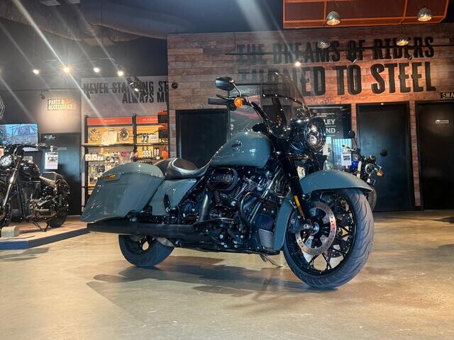 MY21 Harley-Davidson® Road King® Special FLHRXS Deadwood Green
