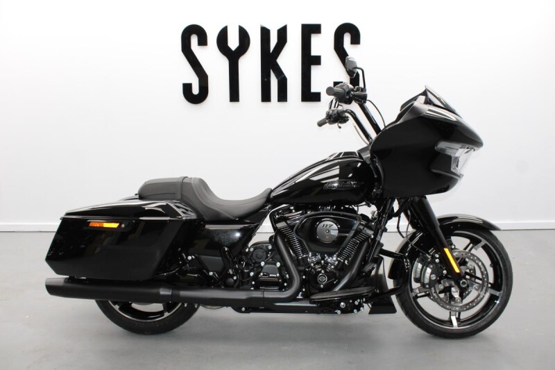 NEW 2026 Harley-Davidson FLTRX Touring Road Glide 117 in Vivid Black