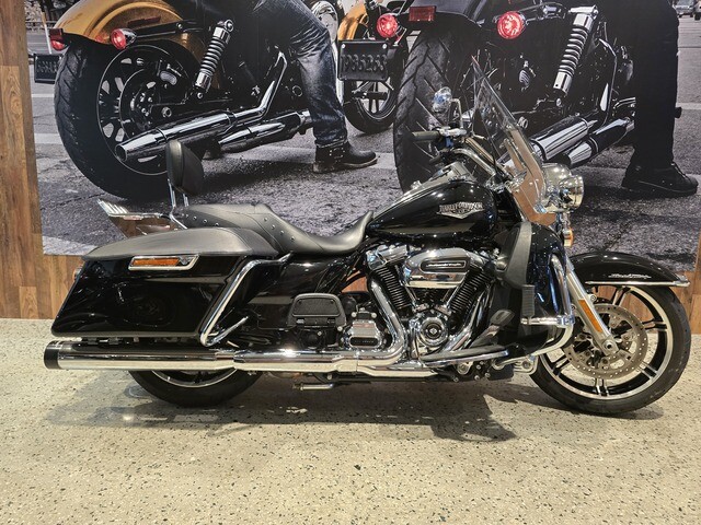 MY20 Harley-Davidson® Road King® FLHR Vivid Black