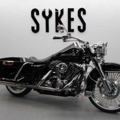 2007 Custom Harley-Davidson FLHRC Touring Road King Classic in Black thumb 3