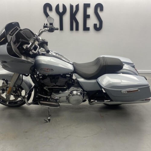 2025 Harley-Davidson FLTRX Touring Road Glide in Atlas Silver Metallic thumb 0