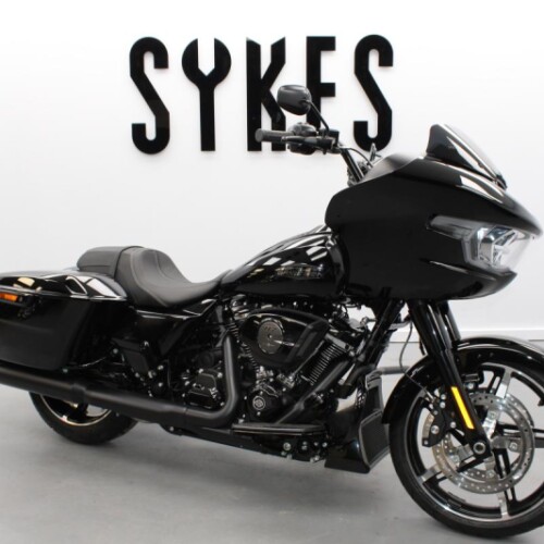 NEW 2026 Harley-Davidson FLTRX Touring Road Glide 117 in Vivid Black thumb 3