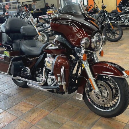 2011 Harley-Davidson® Electra Glide® Ultra Limited Two-Tone Dark Candy Root Beer/Light Candy Root Be thumb 3