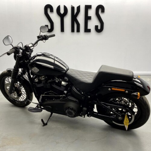 2020 Harley-Davidson FXBB Softail Street Bob 107 in Vivid Black thumb 0