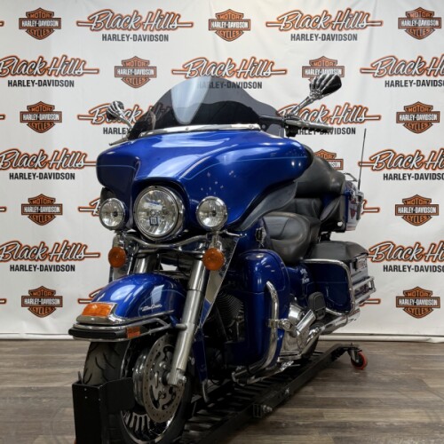 2010 Harley-Davidson® FLHTCU Electra Glide® Ultra Classic® thumb 1