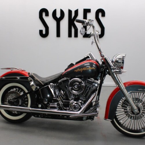2006 Harley-Davidson FLSTN Softail Deluxe in Red and Grey thumb 2