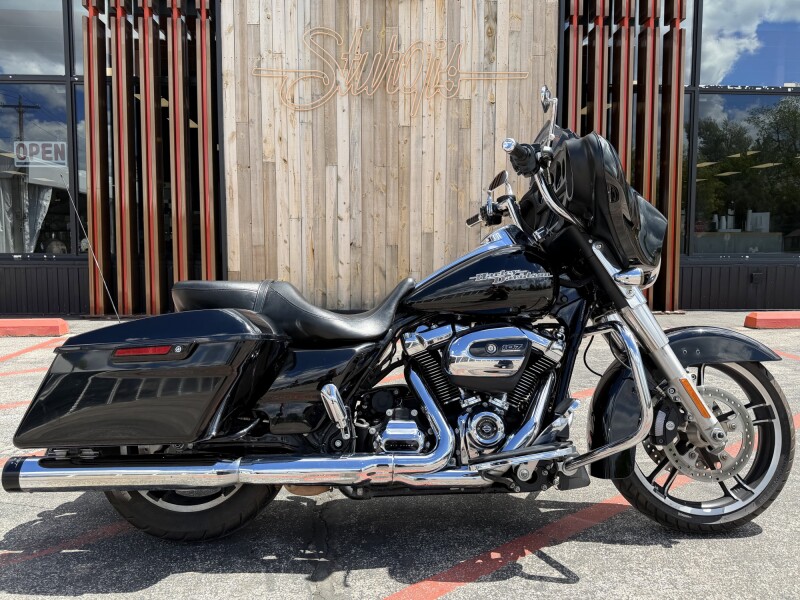 FLHX 2018 Street Glide®