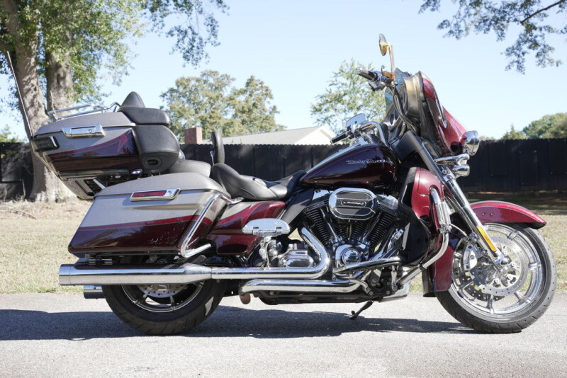 FLHTKSE 2015 CVO™ Ultra Limited