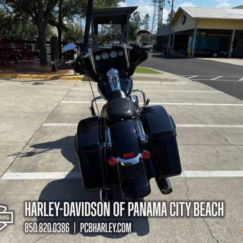 2019 Harley-Davidson® Street Glide® thumb 2
