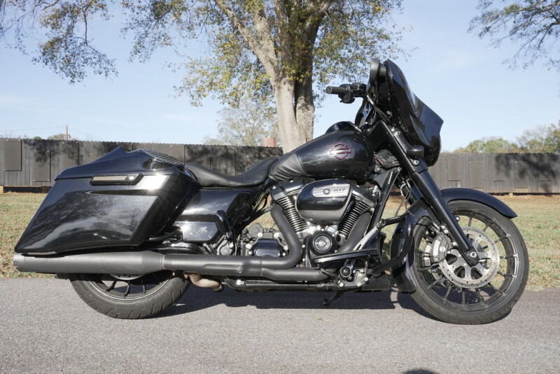 FLHXS 2018 Street Glide® Special