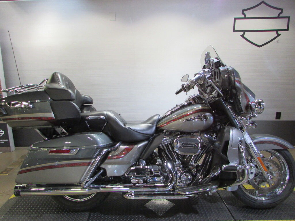 FLHTKSE 2016 CVO™ Limited