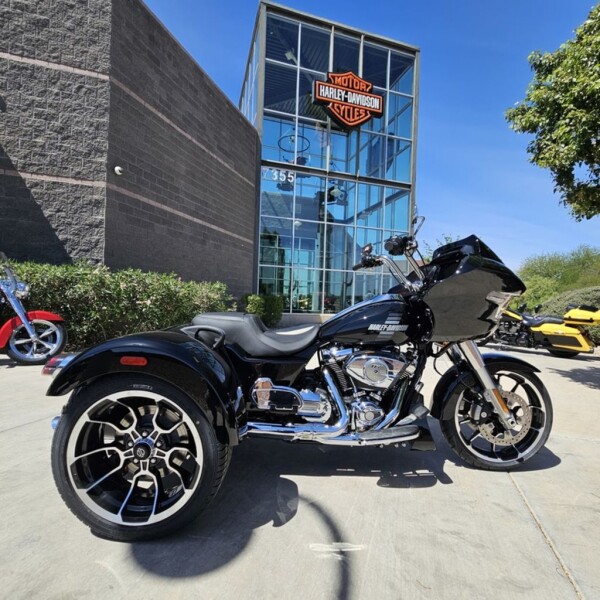 FLTRT 2026 Road Glide 3