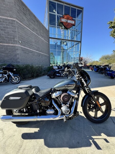 FXBB 2025 Street Bob™