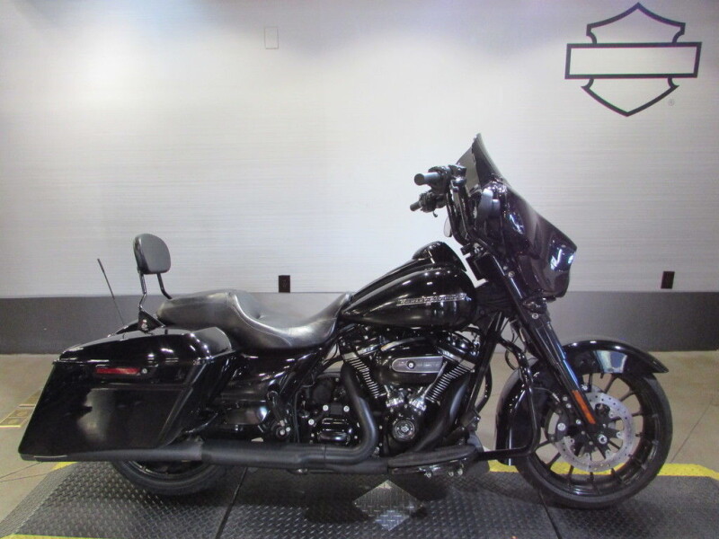 FLHXS 2018 Street Glide® Special