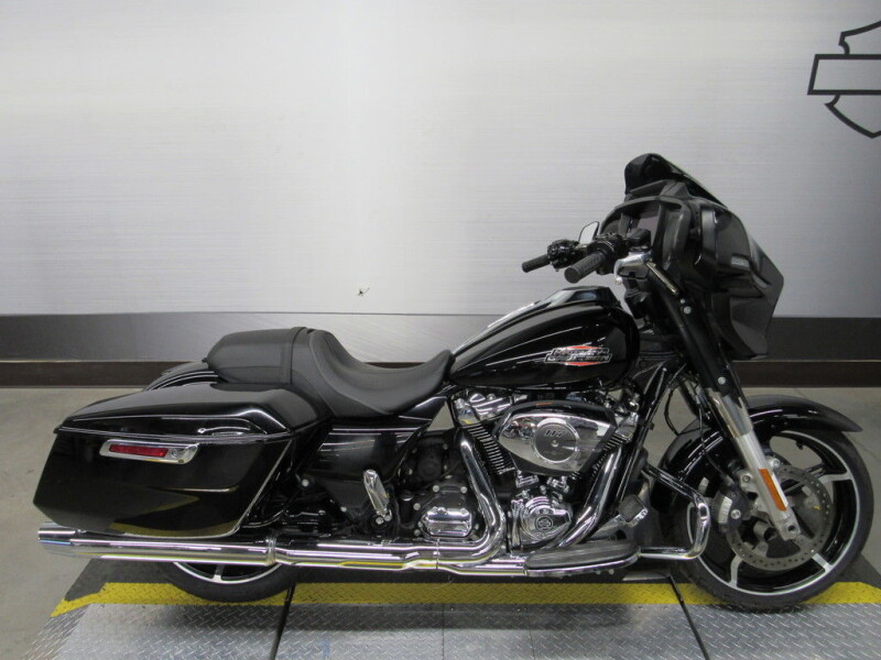 FLHX 2024 Street Glide®