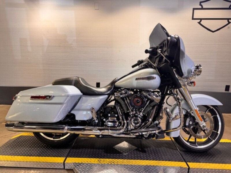 FLHX 2023 Street Glide®