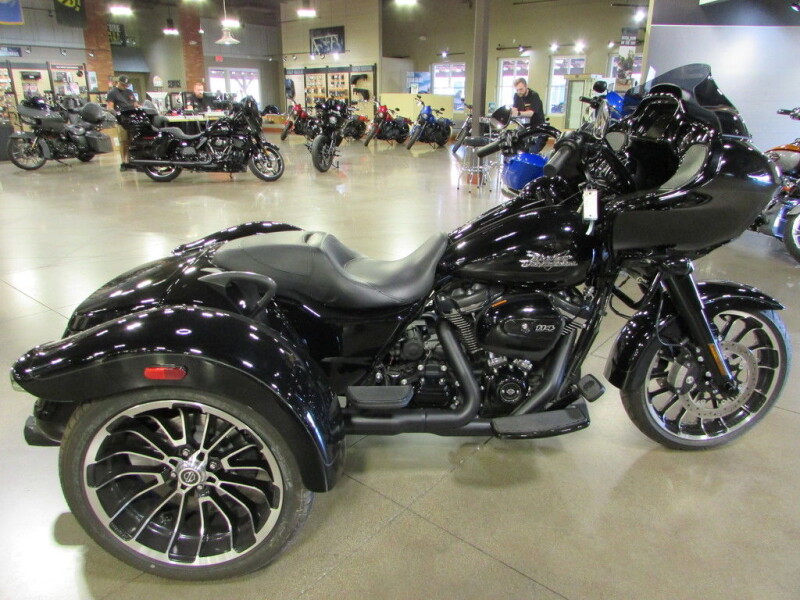 FLTRT 2024 Road Glide 3