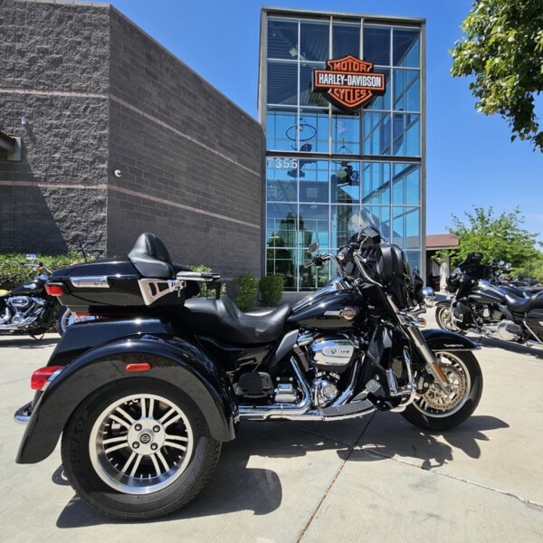 FLHTCUTG 2022 Tri Glide® Ultra
