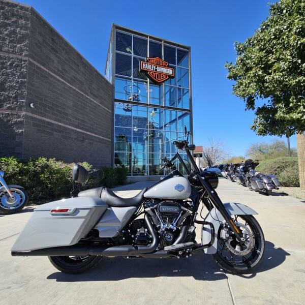 FLHRXS 2025 Road King™ Special