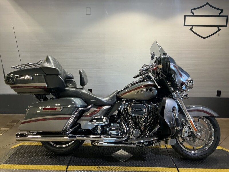 FLHTKSE 2016 CVO™ Limited