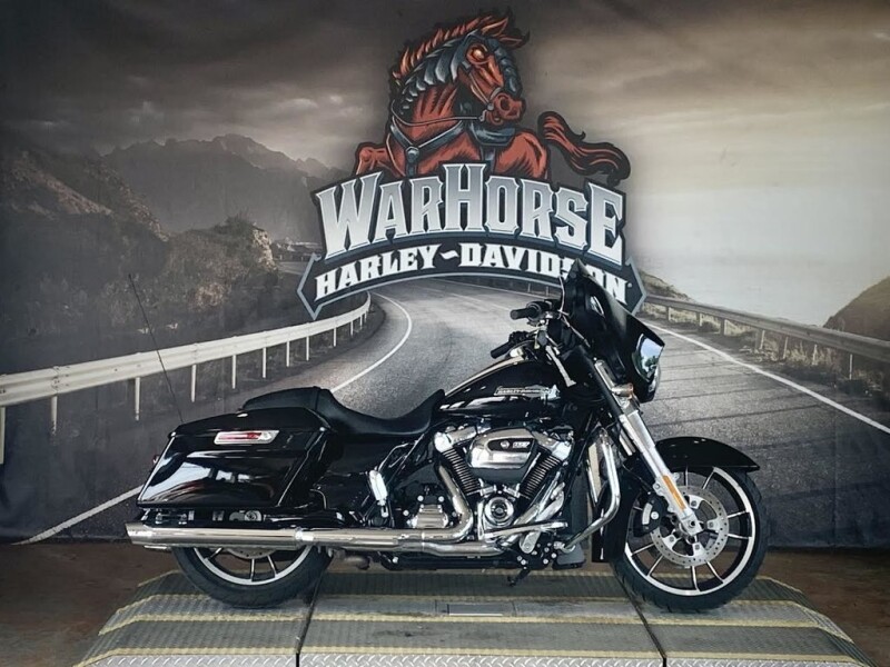 FLHX 2023 Street Glide®
