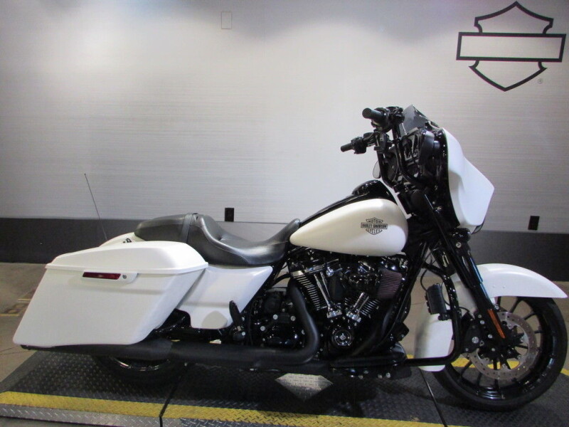 FLHXS 2018 Street Glide® Special