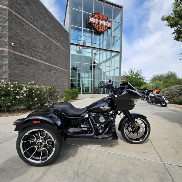 FLTRT 2026 Road Glide 3