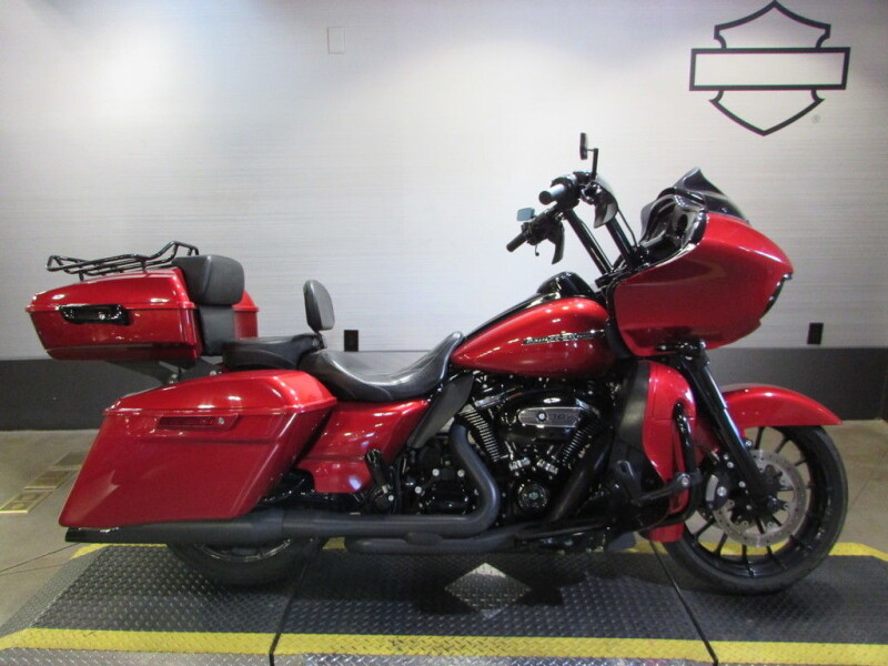FLTRXS 2018 Road Glide® Special