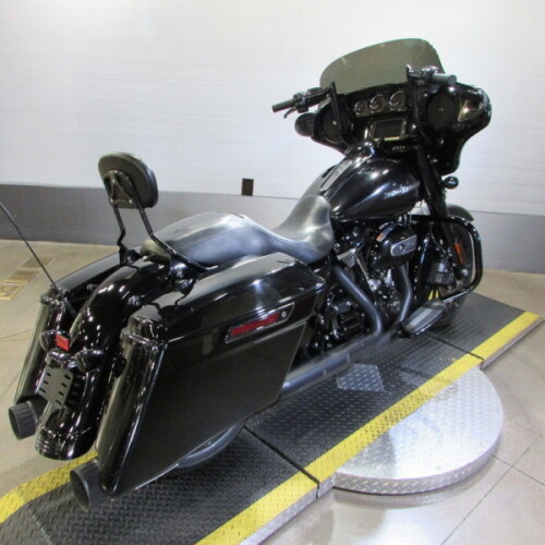 FLHXS 2018 Street Glide® Special thumb 3