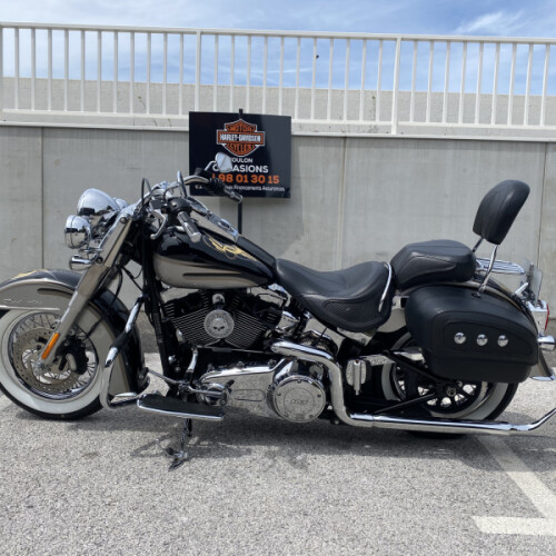 2017 Harley-Davidson® Softail® Deluxe thumb 1