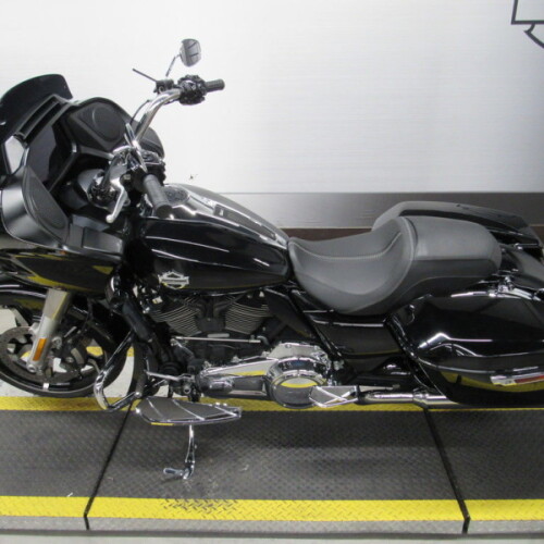 FLTRX 2024 Road Glide® thumb 0