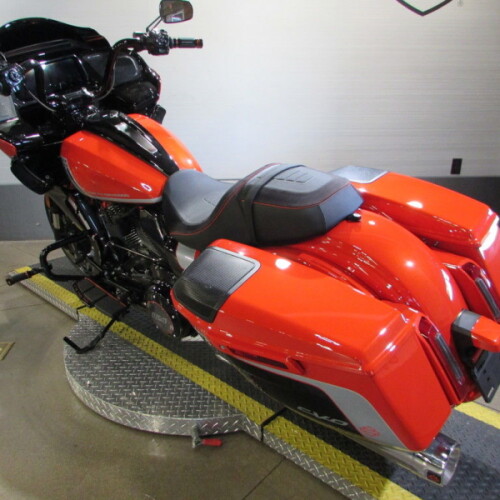 FLTRXSE 2024 CVO™ Road Glide® thumb 1