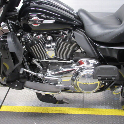 FLHTCUTG 2023 Tri Glide® Ultra thumb 1