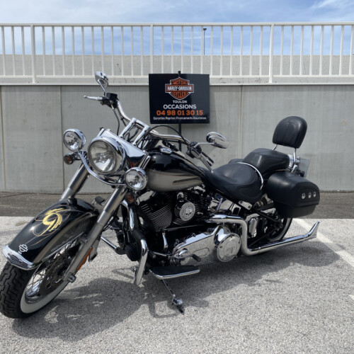 2017 Harley-Davidson® Softail® Deluxe thumb 0