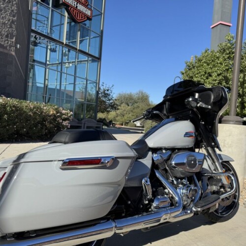 FLHX 2024 Street Glide® thumb 2